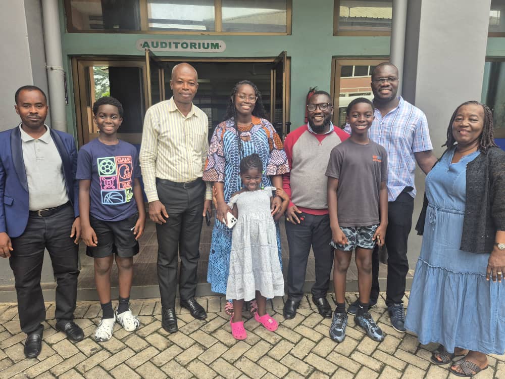 The CEO’s second daughter and family visits the academy from USA